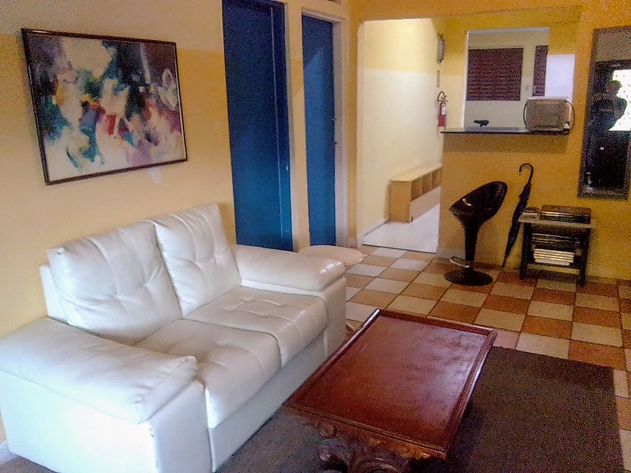 Hall de entrada / geladeiras / cozinha